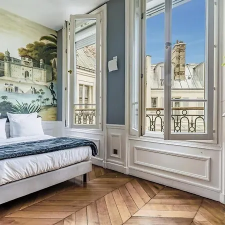 Luxurious Penthouse Close To Champs Elysees And Fr Paris