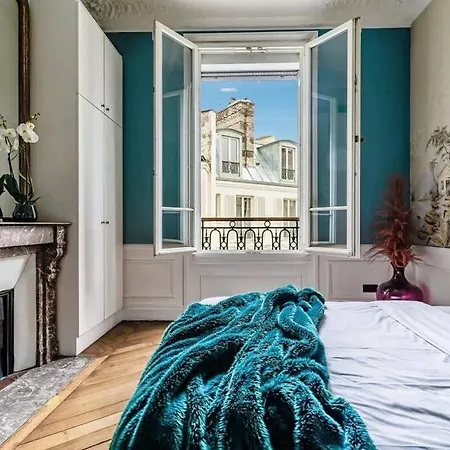 Luxurious Penthouse Close To Champs Elysees And Fr Paris